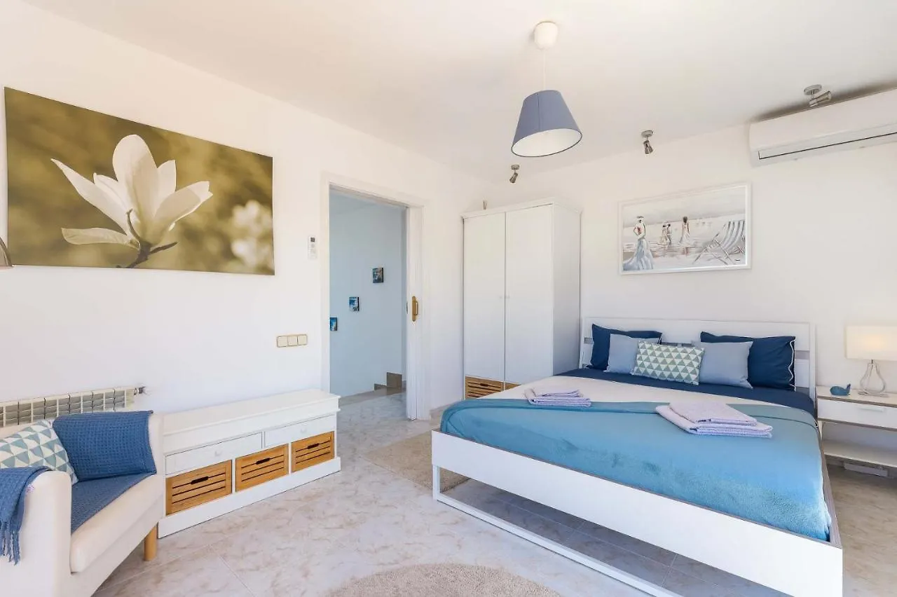 2263 Sunny Holiday Home With Views Over The Bay Of Palma Badia Gran